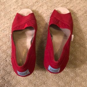 Toms Red Wedges